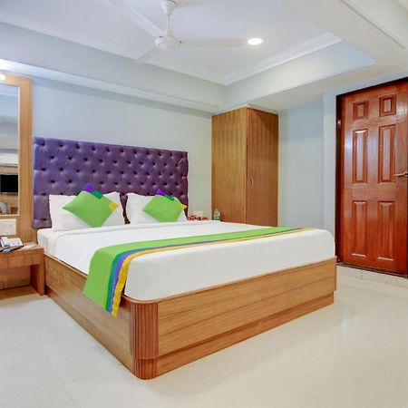 Treebo Cruz Royale Santacruz West Otel Mumbai Dış mekan fotoğraf