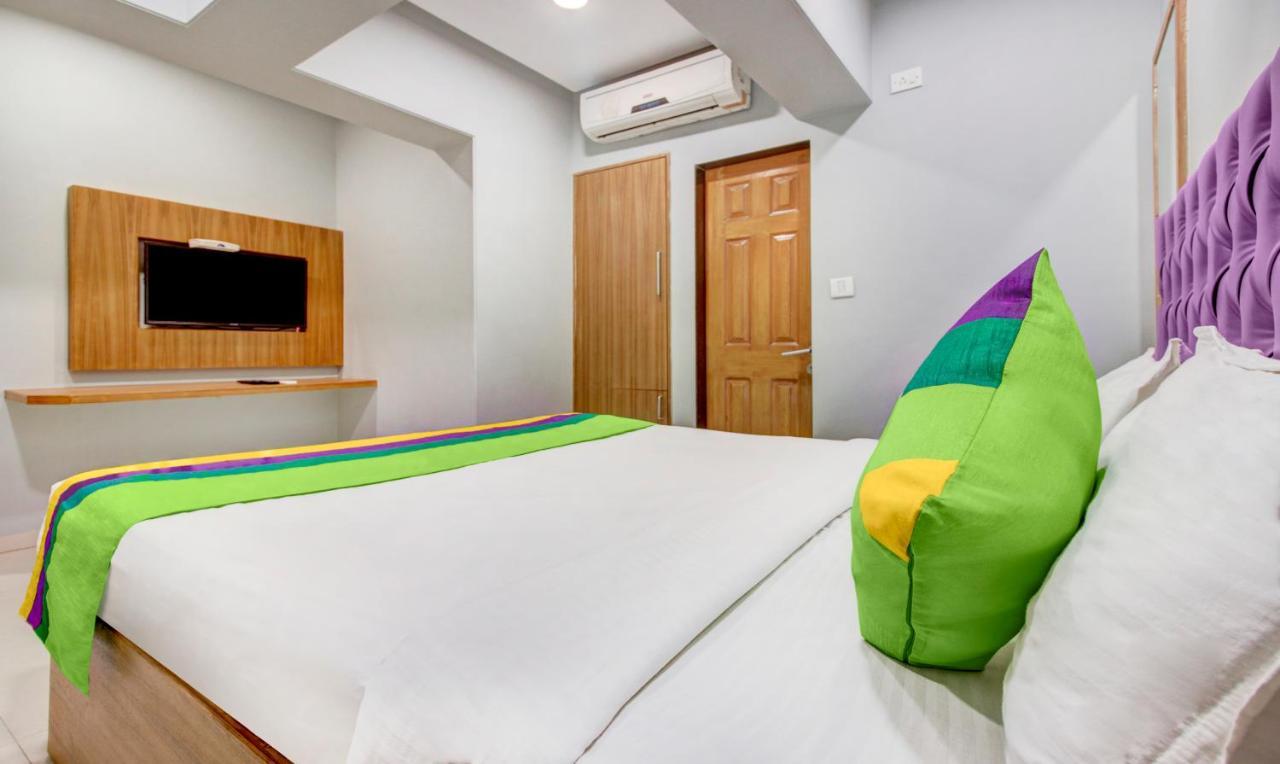 Treebo Cruz Royale Santacruz West Otel Mumbai Dış mekan fotoğraf