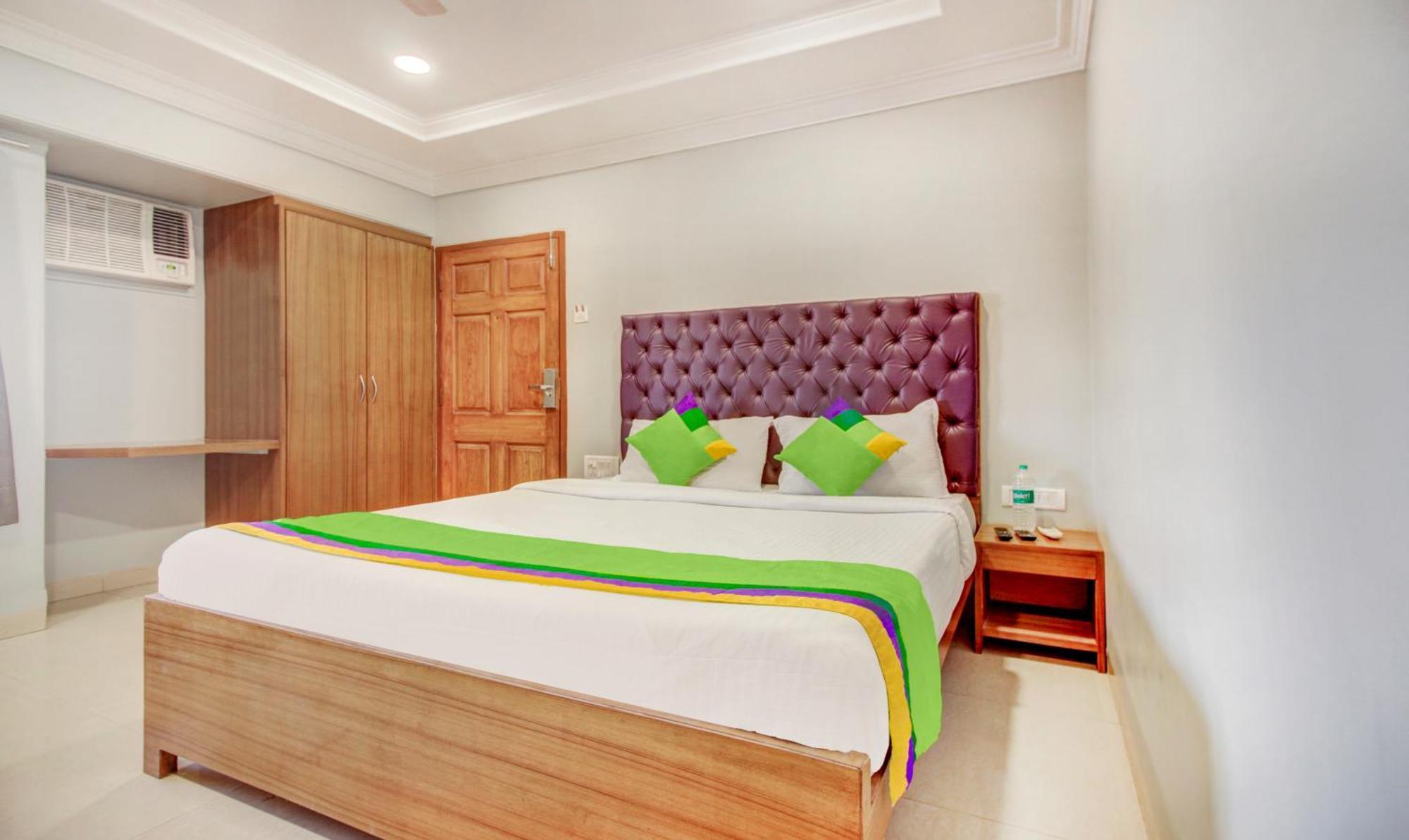 Treebo Cruz Royale Santacruz West Otel Mumbai Dış mekan fotoğraf