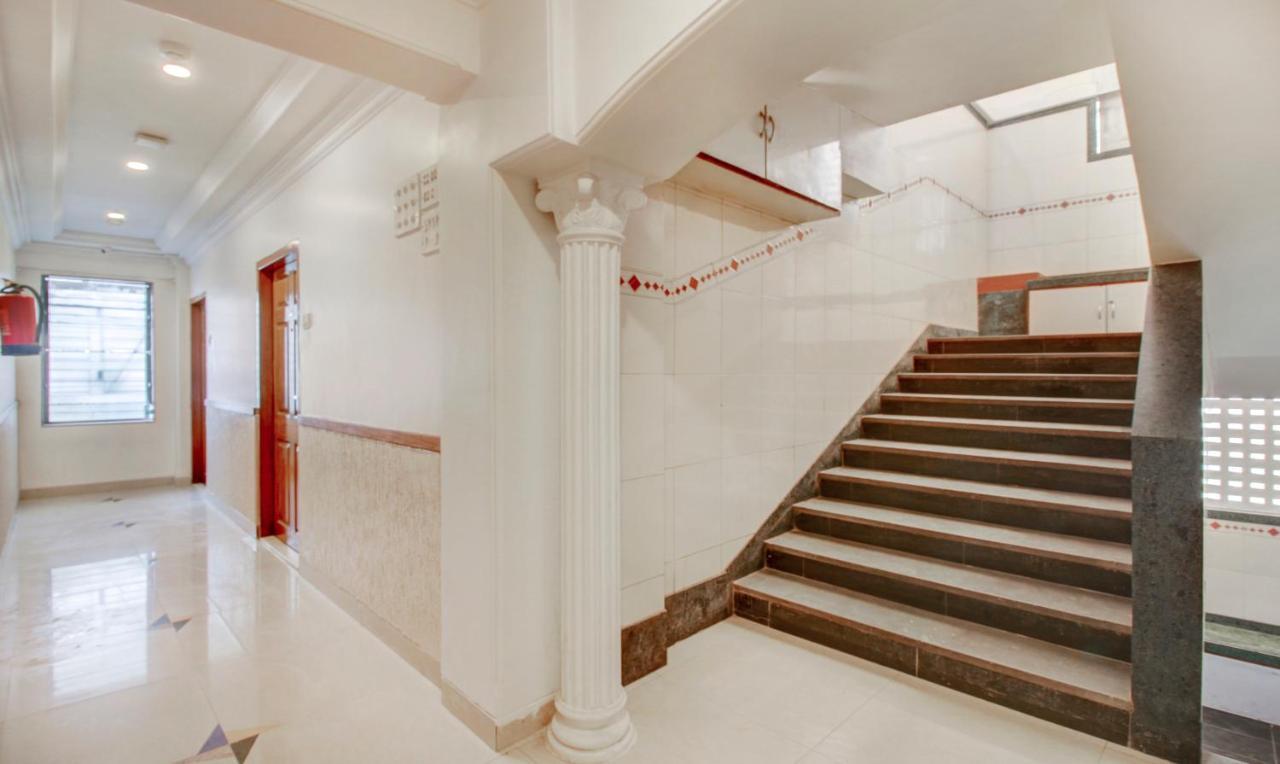 Treebo Cruz Royale Santacruz West Otel Mumbai Dış mekan fotoğraf