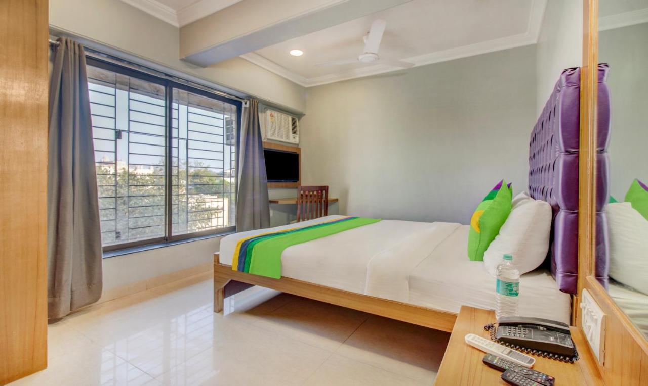 Treebo Cruz Royale Santacruz West Otel Mumbai Dış mekan fotoğraf