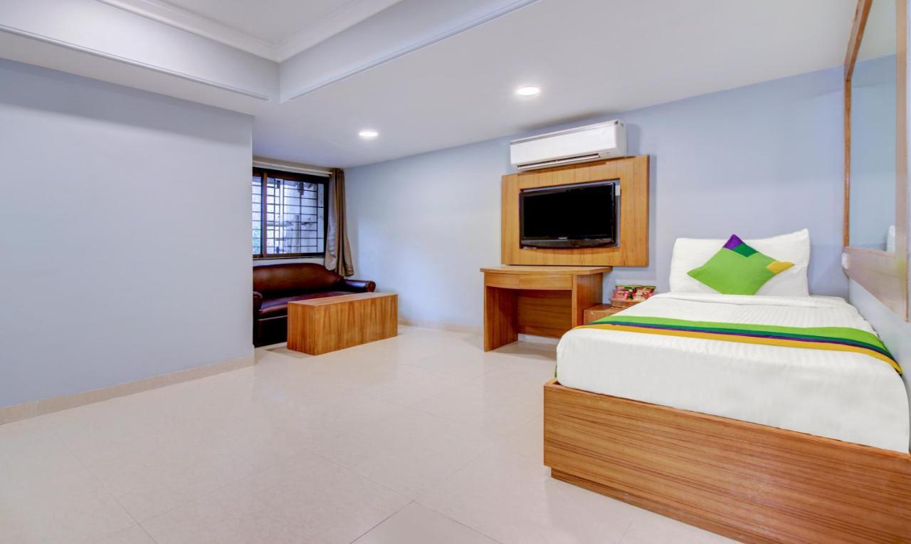 Treebo Cruz Royale Santacruz West Otel Mumbai Dış mekan fotoğraf